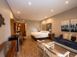 ANEW Resort Hunters Rest Rustenburg，勒斯滕堡的飯店