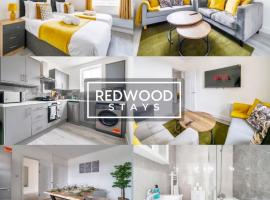 BRAND NEW, 2 Bed 1 Bath, Modern Town Center Apartment, FREE WiFi & Netflix By REDWOOD STAYS, lavprishotell i Aldershot