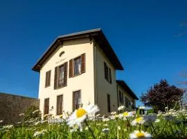 VILLA BOTTERA with Jacuzzi in the garden Cuneo Langhe Piemonte