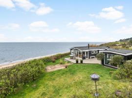 Cozy Home In Esbjerg V With Wifi, villa in Esbjerg