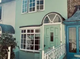North Laine Sunny Cottage - PARKING available、ブライトン＆ホーブのヴィラ