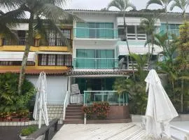 Casa de frente para o mar