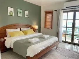 5 mins walk Bangla,beach,3BR