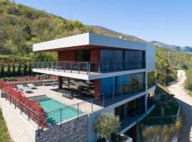 Luxury Villa Vista Hills with a pool near Opatija、モスチャニッセのヴィラ