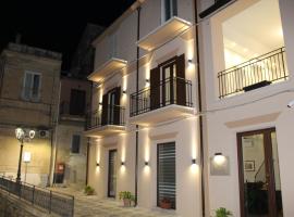 B&B TRINACRIA CACCAMO - LUXURY ROOMS, hotel with parking in Caccamo