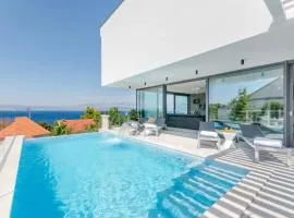 Luxury Villa Ourea heated pool