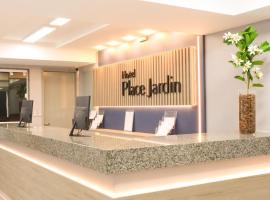 Hotel Place Jardin, hotel a Garanhuns