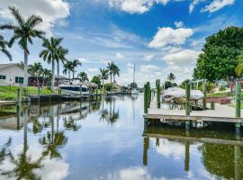 Tropical Cape Coral Villa with Boat Dock!, hotel com spa em Cape Coral