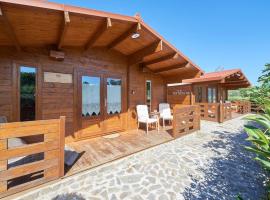 Lakeside Cabin Oasis w/ AC, By TimeCooler, cabin in Montargil