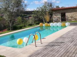 3 bedrooms house with shared pool enclosed garden and wifi at Covelas Povoa de Lanhoso, casa de temporada em Póvoa de Lanhoso