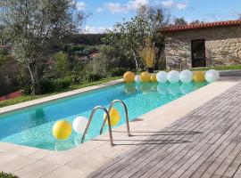 Charming house in Povoa de Lanhoso with shared pool, hotel i Póvoa de Lanhoso