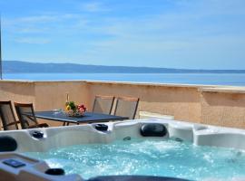 Apartments Radeljić, ξενοδοχείο σε Podstrana