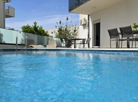 THREE FLOOR Deluxe Pool Apartments, hotel a Novalja (Novaglia)