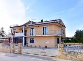 Komfortable Wohnung in Savudrija mit Grill, Garten und Terrasse