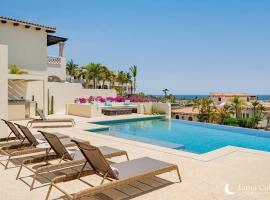 Luxe Oceanview Villa with Pool Hot Tub BBQ and Fire Pit, villa in San José del Cabo