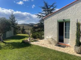 la chambre de l'auxineill, ubytovanie typu bed and breakfast v destinácii Castelnou