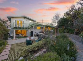 Mermaids Cove by AvantStay Serene Backyard Ocean Views, semesterhus i Topanga