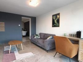 Les Jardins Ducarouge 3 climatisé, hotel v destinácii Digoin