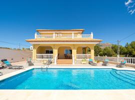 Felderhof Villa 4 bed Private Pool: Busot'ta bir tatil evi