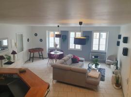 Les Mimosas, pet-friendly hotel in Gargenville