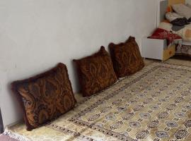 شقة في جعلان ( بيت عربي) اجار يومي واسبوعي, lägenhet i Şūr Maşīrah