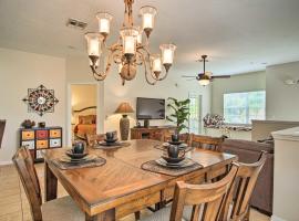 Quiet Disney Condo w/ Balcony ~ 2 Miles to Disney World!, hotel in Orlando