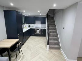 Luxury modern 1 bedroom house, hotel in Southampton