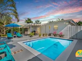 Casa Rosa 3 Bed 2 Bath with Pool & BBQ 5 Min to Beach