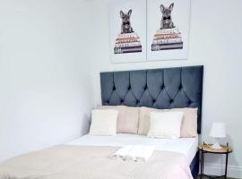 Modern Luxurious New Build Entire 2 Bedroom Apartment, leilighet i Basildon