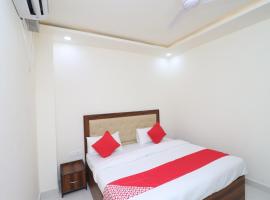 OYO Hotel Dezzire, hotel a Ballabgarh