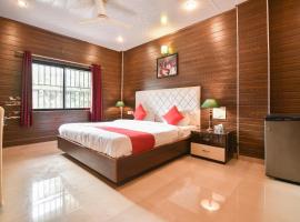 OYO Sai Prasad Resort, hotel a manmadi vasútállomás környékén Sirdiben
