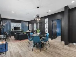 8 Beds 4 Bedroom WALK to restaurants, bars and coffee