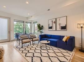 Upscale Townhome w/ Stunning Rooftop Views, hotel a Denver