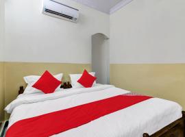 OYO Suraj Residency, hotel di Warangal