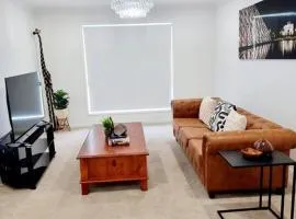 5-Bedroom House: Ensuite, Netflix, Prime Location