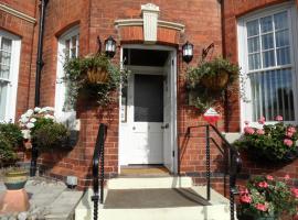 Glenora Guest House, hotel romantico a Whitby