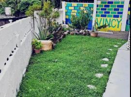 Spacious Home away from Home! 1 Bedroom, hotel na may parking sa Kingstown