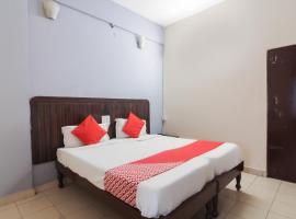OYO Hotel Regal Near Paradise Circle, מלון בSecunderābād