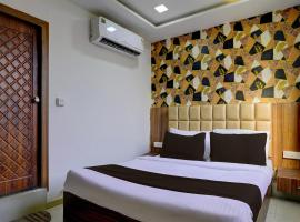 OYO Hotel Angel Park: bir Ahmedabad, Ellis Bridge oteli