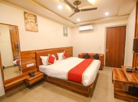 FabHotel Prime Vrajraj Palace, ξενοδοχείο κοντά στο Αεροδρόμιο Maharana Pratap - UDR, Ουνταϊπούρ