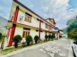 Pema Dekey monastic guest house, hotel v destinaci Dirang Dzong