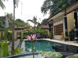My Flower Homestay, ξενοδοχείο με πισίνα σε Singaraja