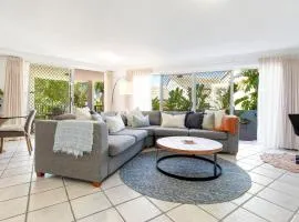 4 Parkshores Coastal Retreat Close to Beach Private Outdoor Spaces