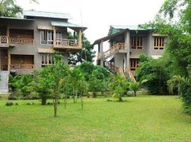 SDD Bamboo Village Resort – hotel z parkingiem w mieście Uttar Simlabari