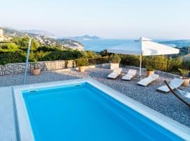 Family Fun - Villa with pool, khách sạn ở Orasac