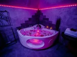 Apartament NEON Z JACUZZI -Klima -RYNEK CENTRUM &Parking