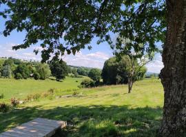 Studio lumineux Entrée privée Bocage Normand，Moncy的飯店