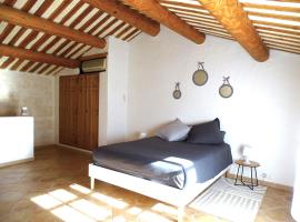 Logement charme provençal, apartamento en Cabannes