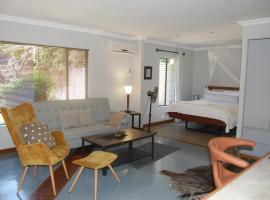 Amri Airbnb, отель в городе Хлухлуве