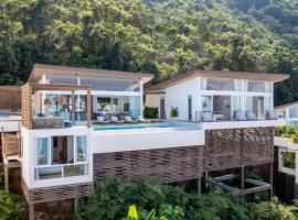 Elegant and Tropical Seaview villa, hotell i Mae Nam